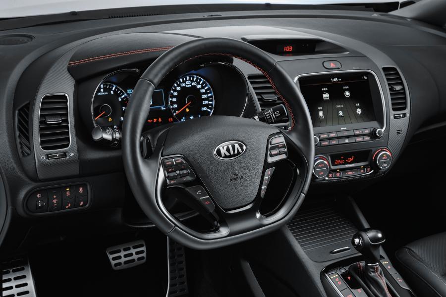  Kia K3 2016 года  (CN) (фото 2 из 14)